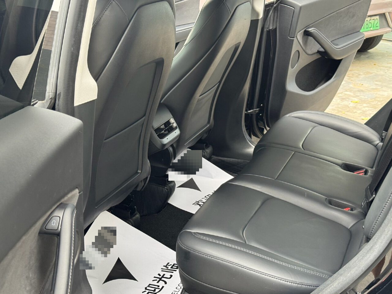 Tesla Model Y 2023 car image #9