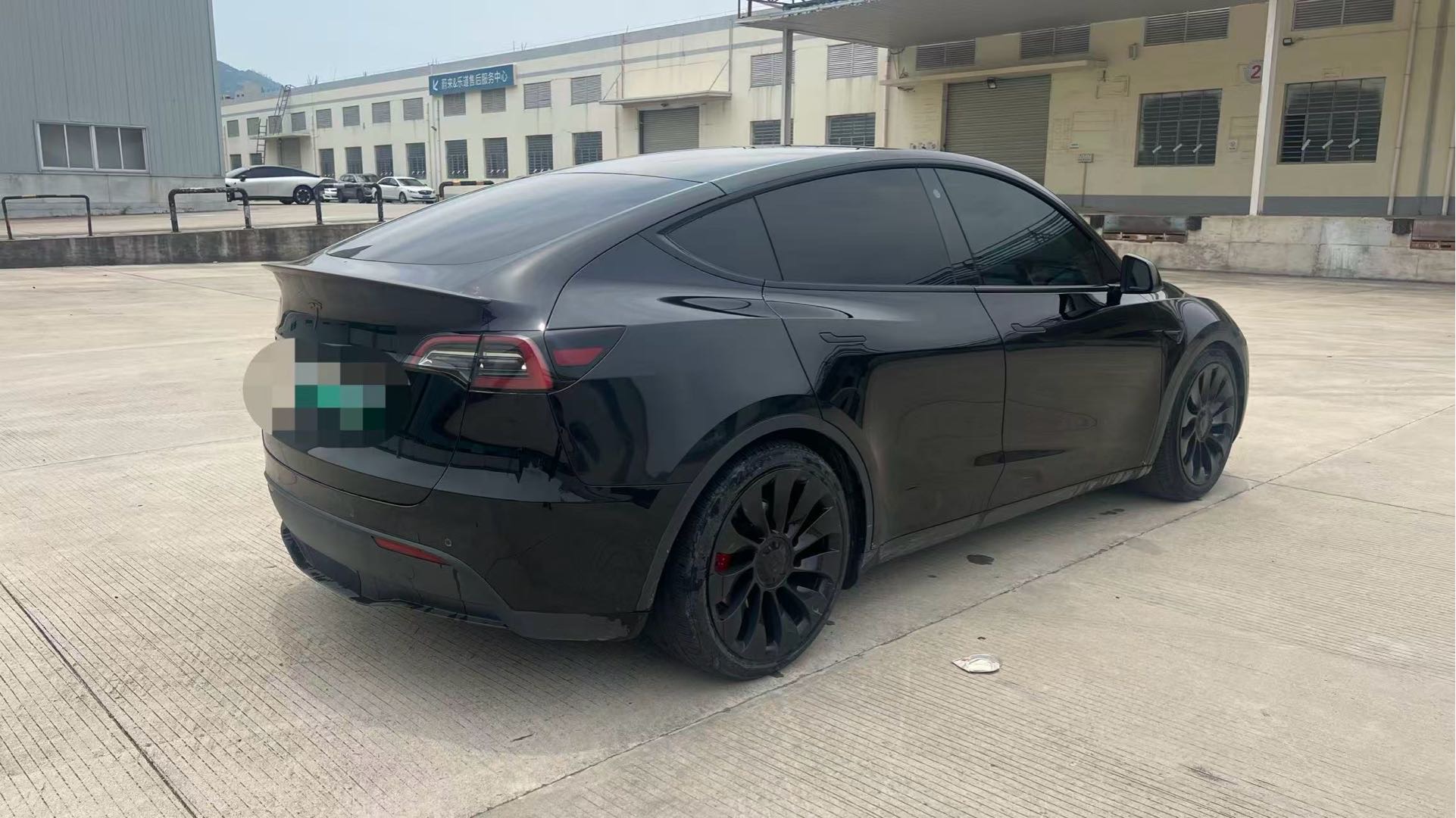 Tesla Model Y 2022 car image #9