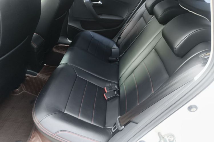 Volkswagen Polo 2019 car image #17
