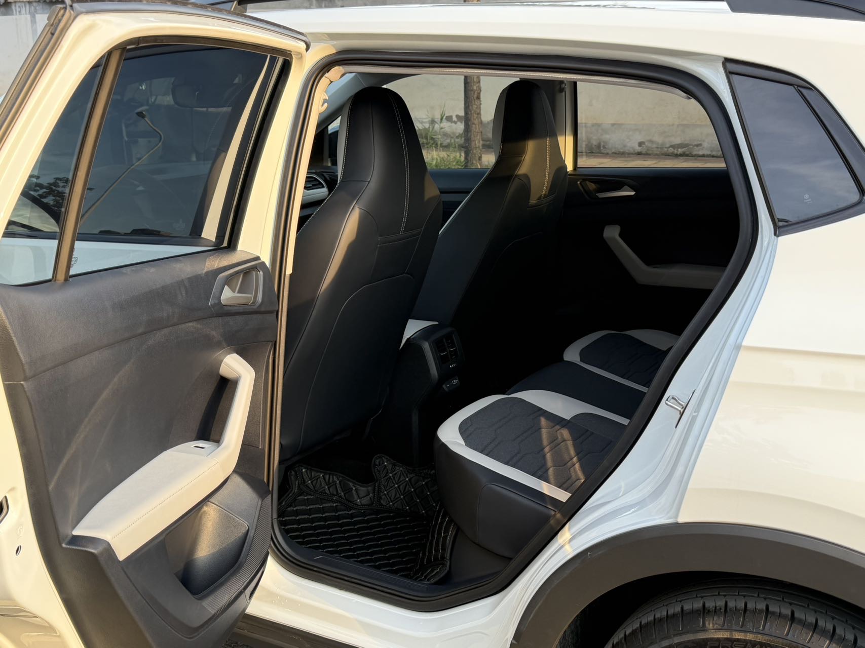 Volkswagen Tharu 2025 imagen de coche #4