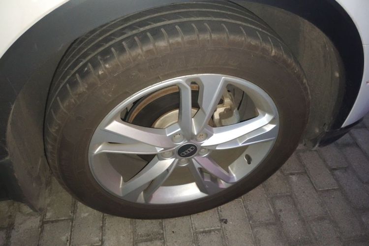 Audi Q3 2022 car image #6