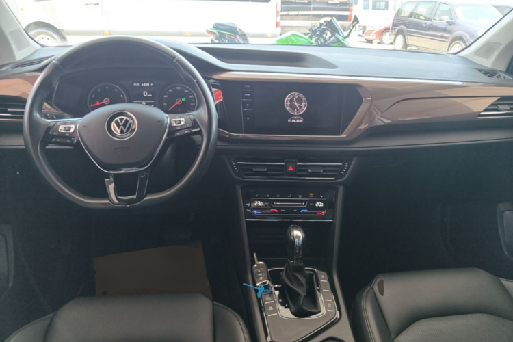 Volkswagen Tharu 2021 #11 Volkswagen Tharu 2021 car image #11