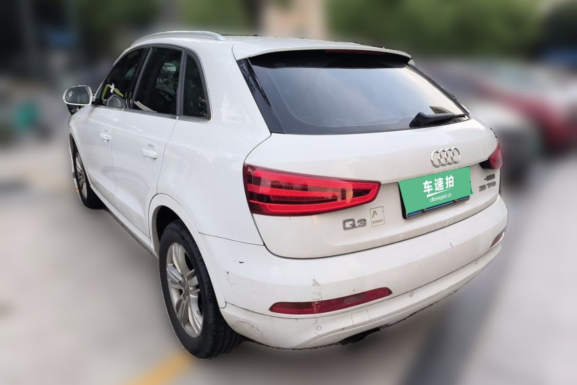 Audi Q3 2015 car image #3
