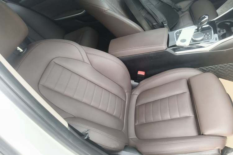 BMW 3 Series 2019 #24 BMW 3 Series 2019 car image #24