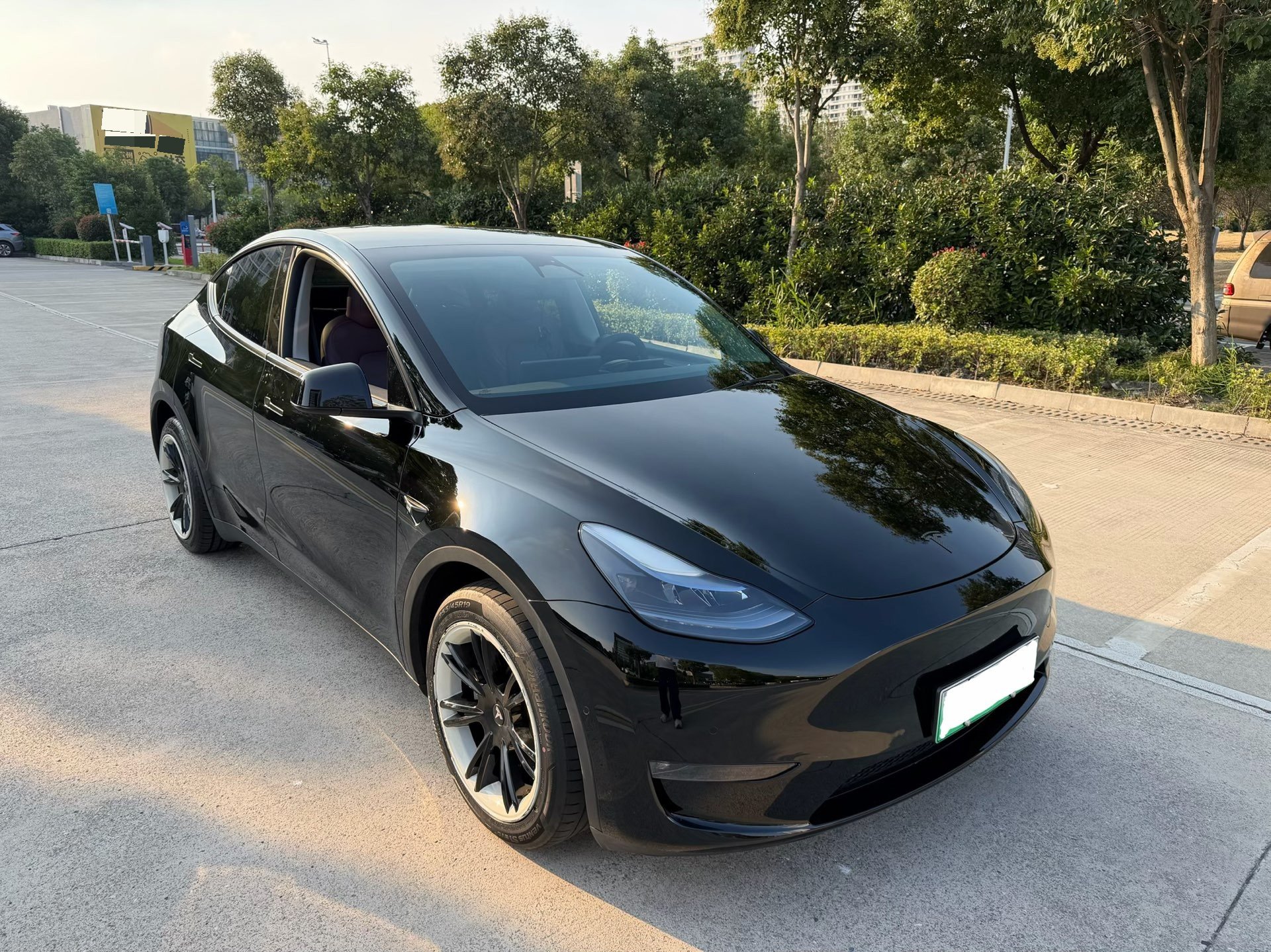Tesla Model Y 2023 car image #3