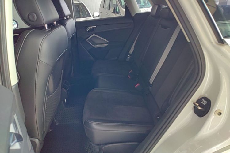 Audi Q3 2019 #17 Audi Q3 2019 car image #17