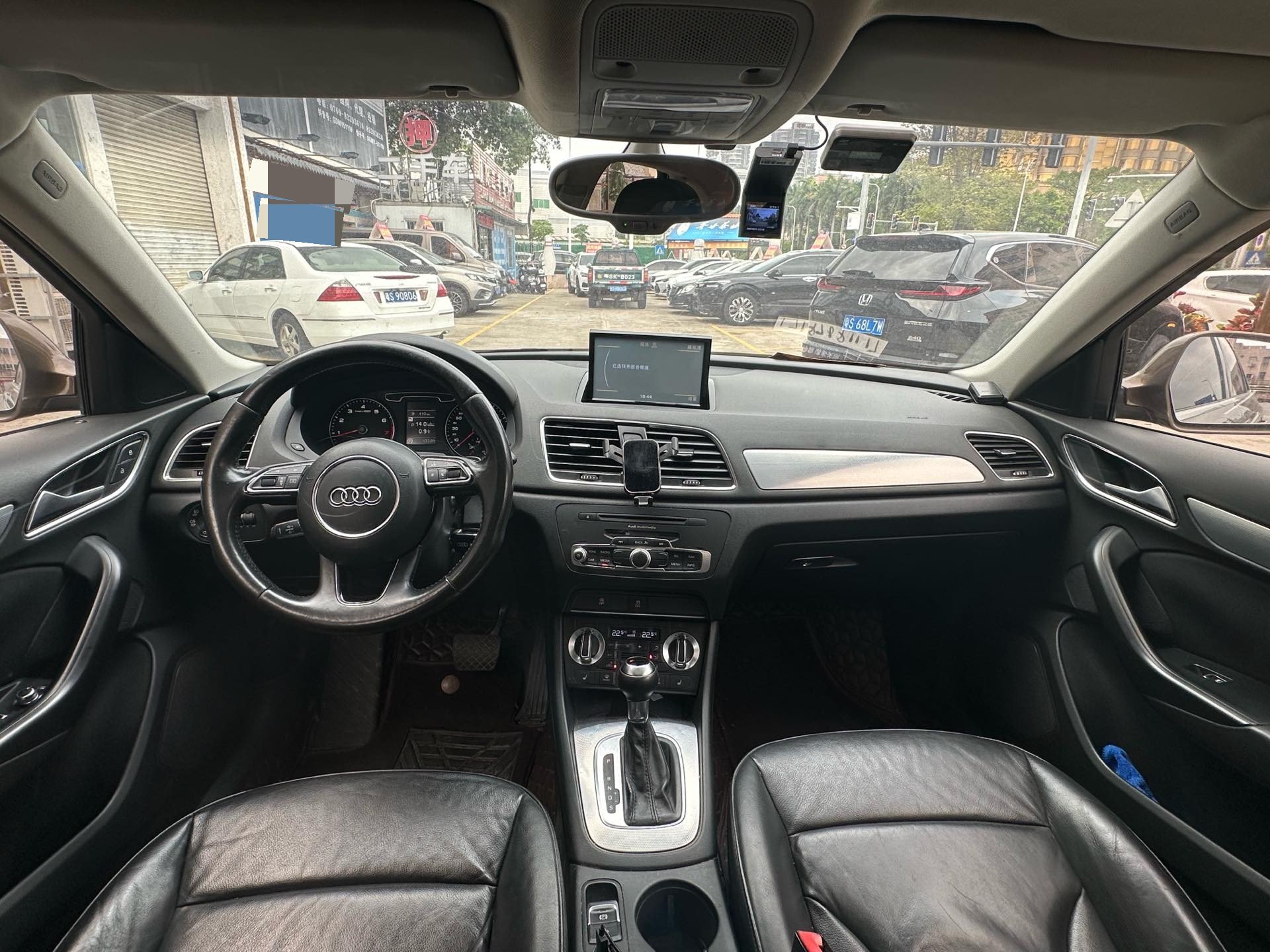 Audi Q3 2014 car image #6