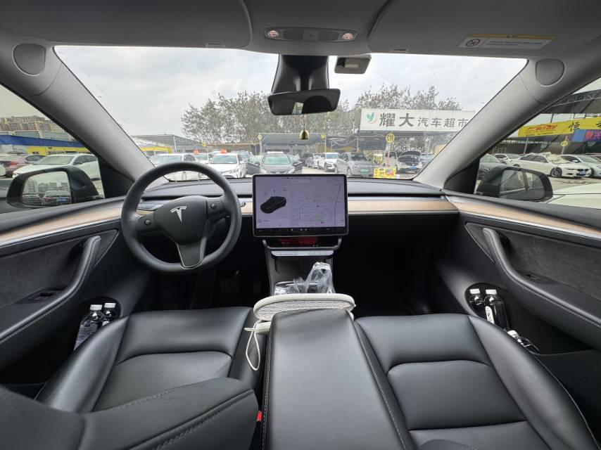 Tesla Model Y 2021 #8 Tesla Model Y 2021 car image #8