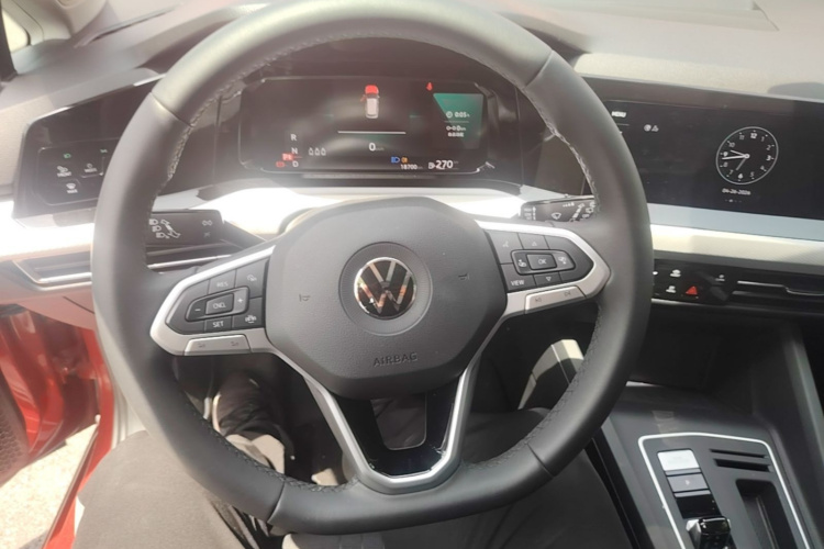 Volkswagen Golf 2023 #11 Volkswagen Golf 2023 car image #11