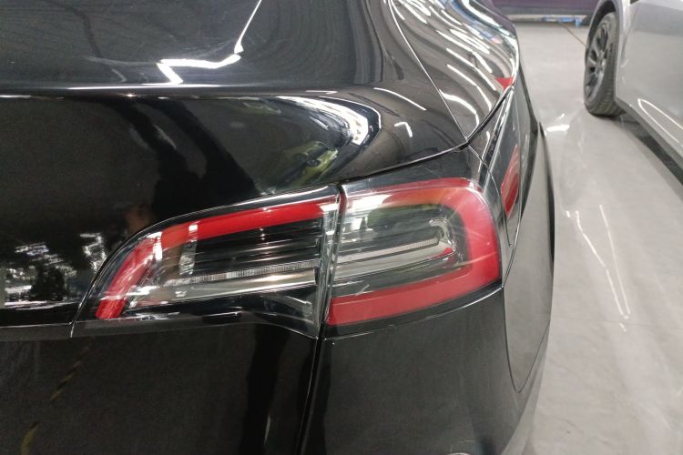 Tesla Model Y 2023 #8 Tesla Model Y 2023 car image #8