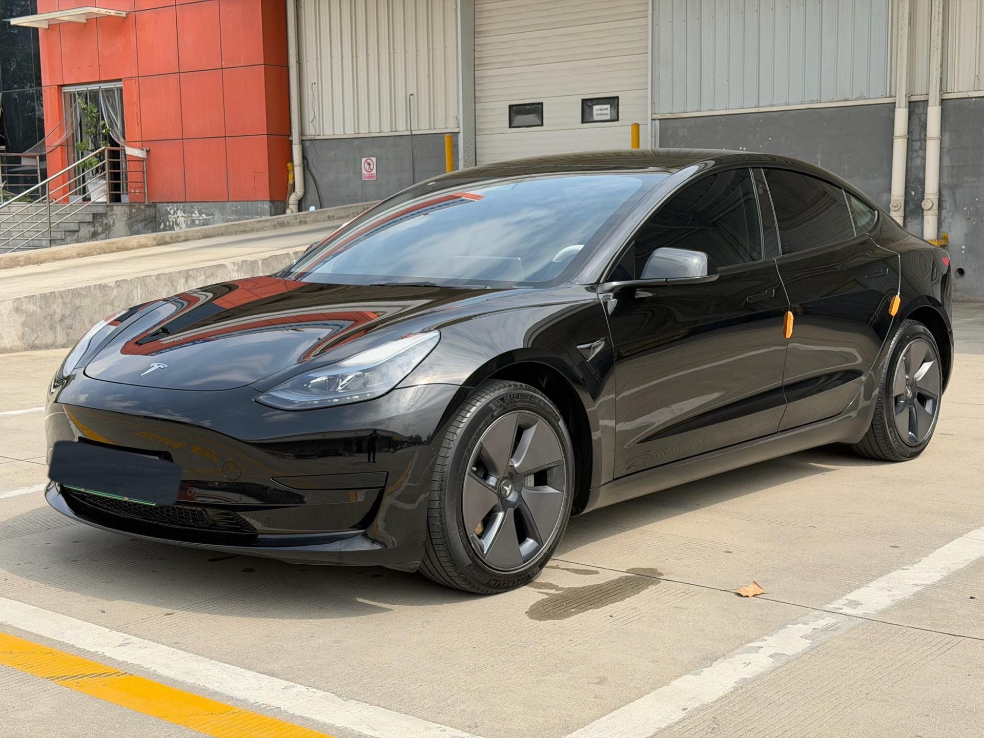 Tesla Model 3 2023 car image 