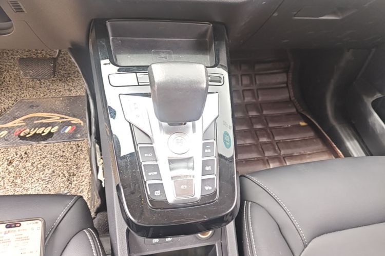 BYD Yuan New Energy 2019 immagine di auto #15