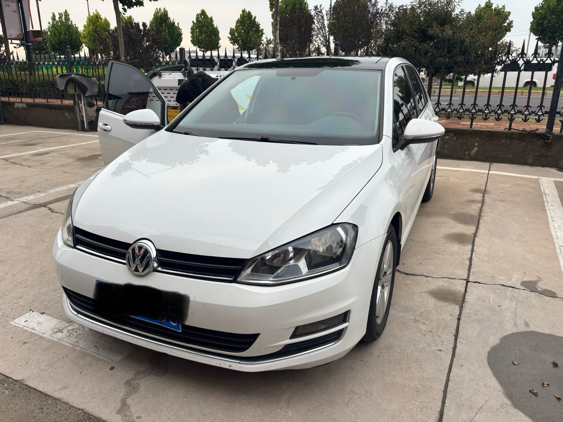 2016 car image 