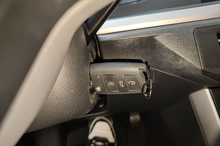 Volkswagen Polo 2022 car image #9