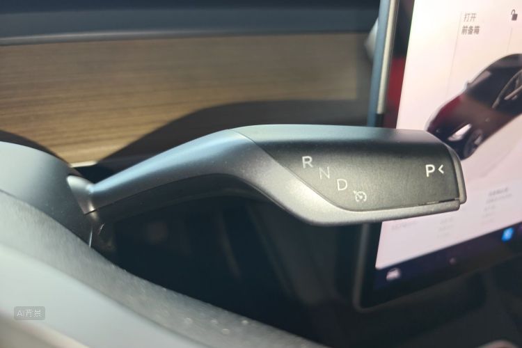 Tesla Model 3 2023 car image #16