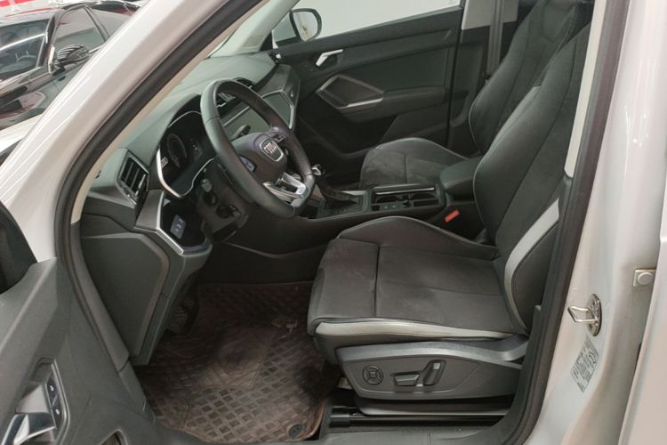 Audi Q3 2023 #15 Audi Q3 2023 car image #15