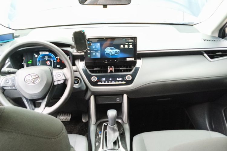 Toyota Corolla Cross 2025 car image #10