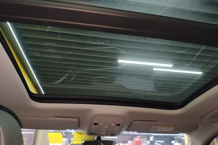 Audi Q3 2021 car image #18