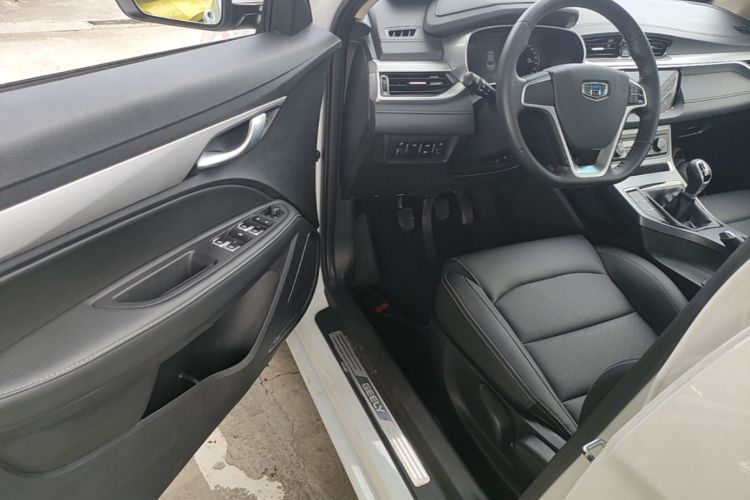 GEELY Emgrand 2018 #16 GEELY Emgrand 2018 car image #16