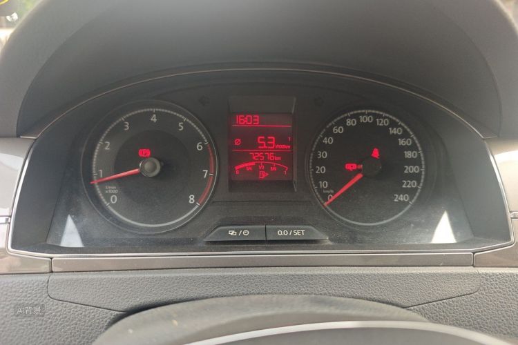 Volkswagen Santana 2017 car image #13