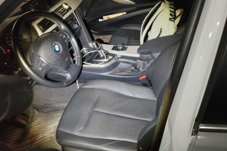 BMW 3 Series 2015 car image #17