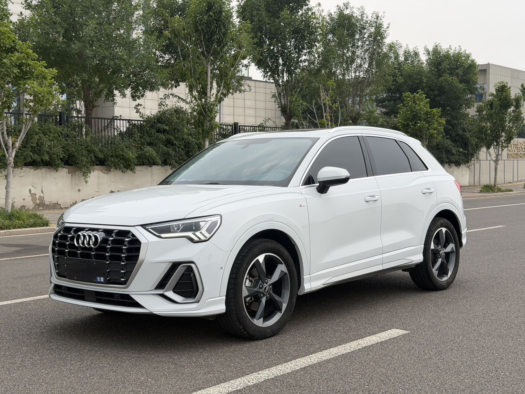 Audi Q3 2023 Audi Q3 2023 car image