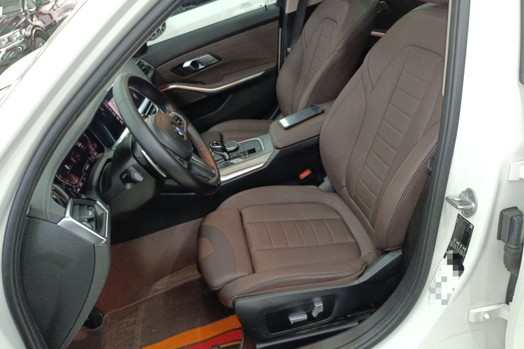 BMW 3 Series 2021 imagen de coche #15