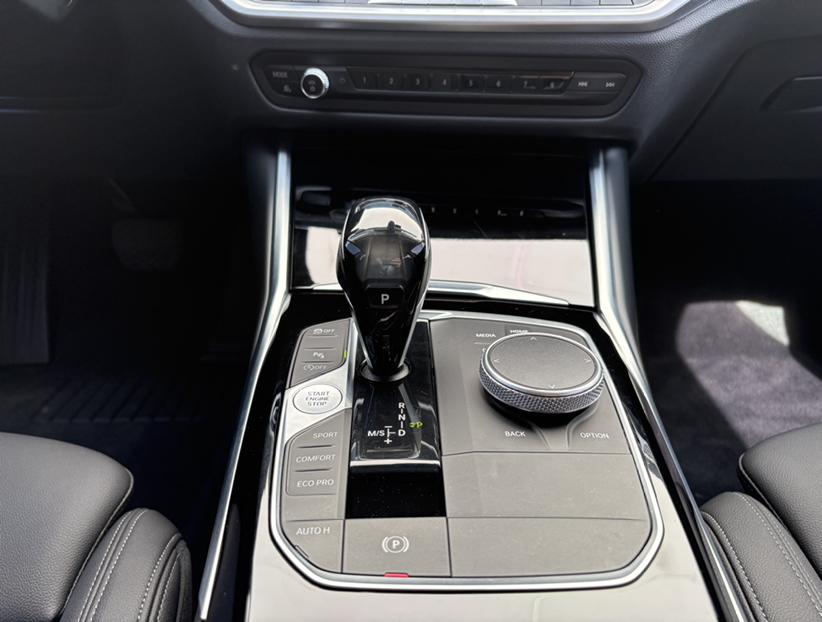 BMW 3 Series 2019 #12 BMW 3 Series 2019 car image #12