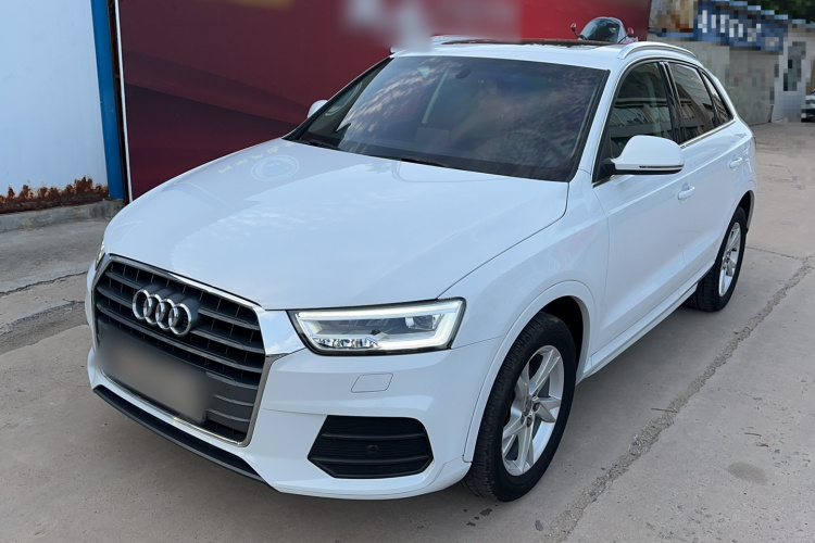 Audi Q3 2018 car image #2