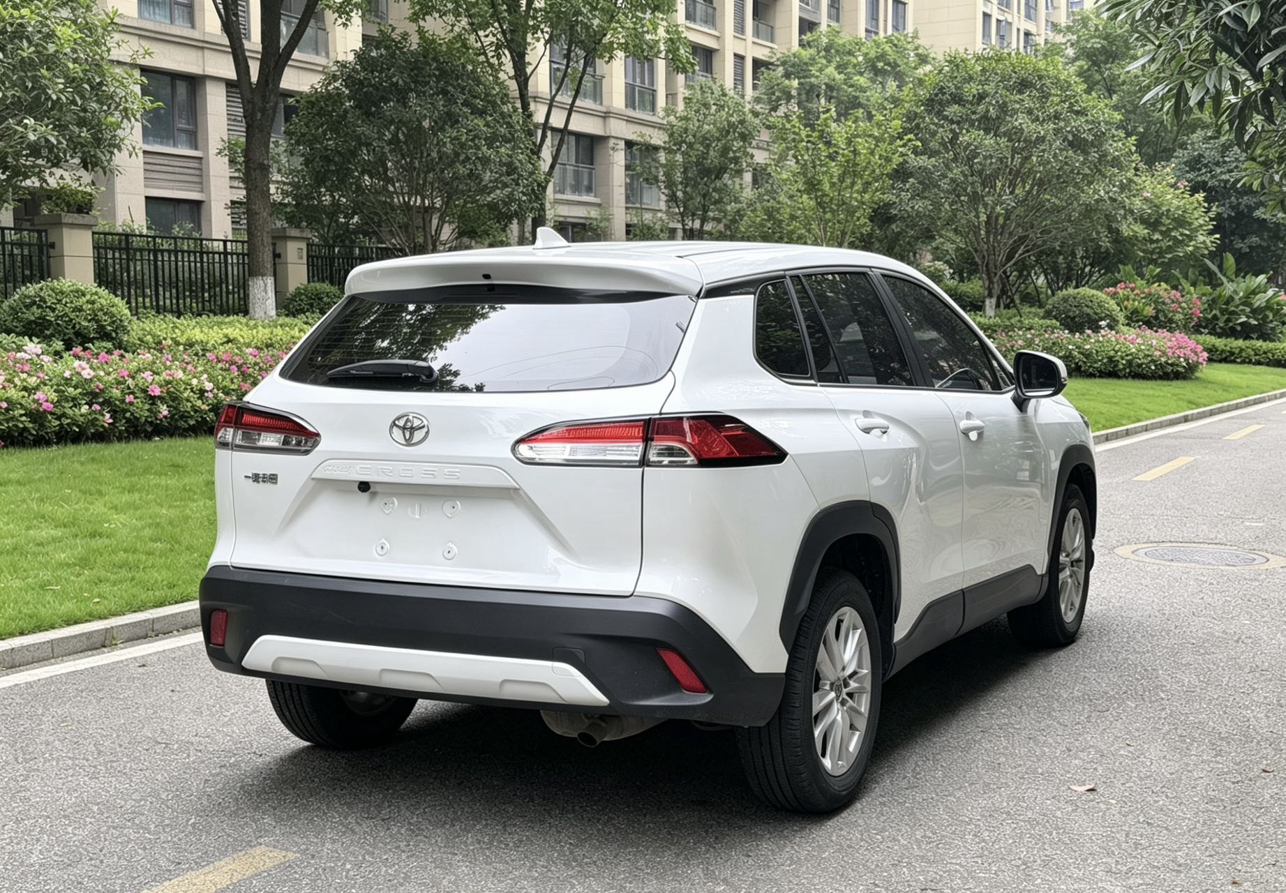 Toyota Corolla Cross 2023 immagine di auto #9