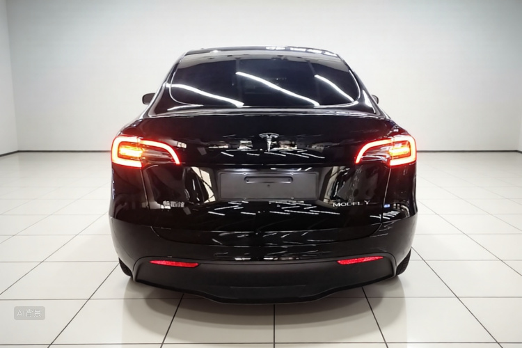 Tesla Model Y 2023 #6 Tesla Model Y 2023 car image #6