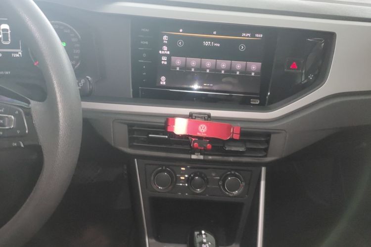 Volkswagen Polo 2021 car image #17