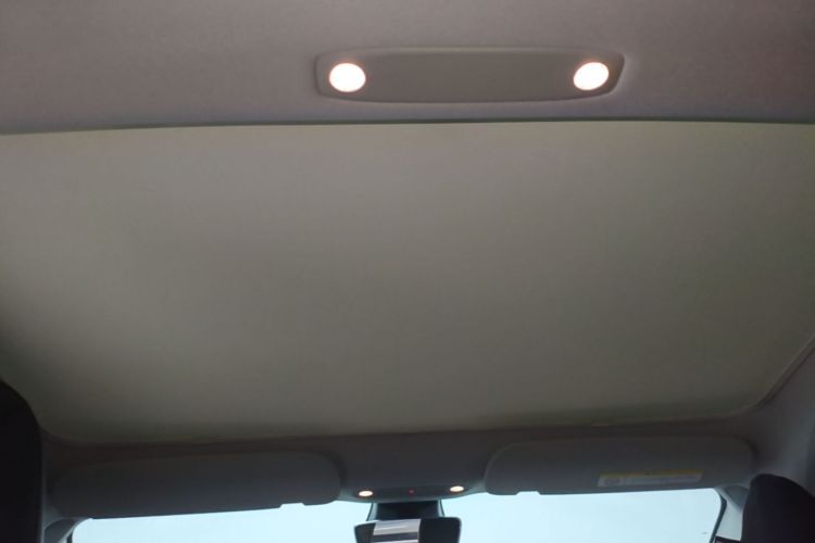 Tesla Model 3 2023 car image #18