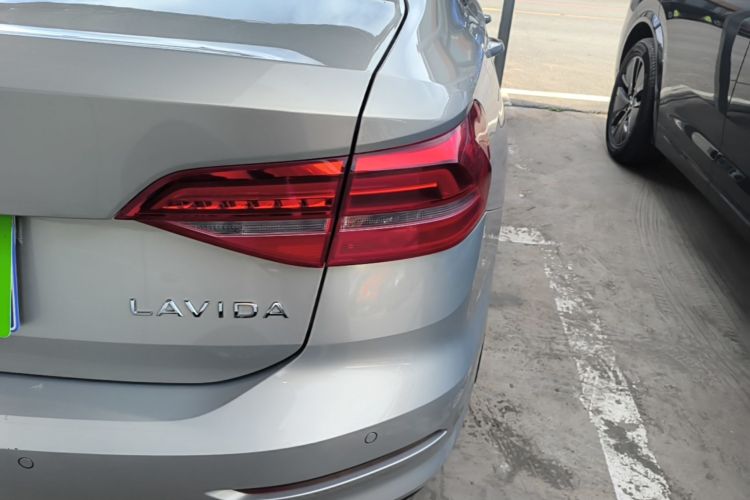 Volkswagen Lavida 2020 car image #8