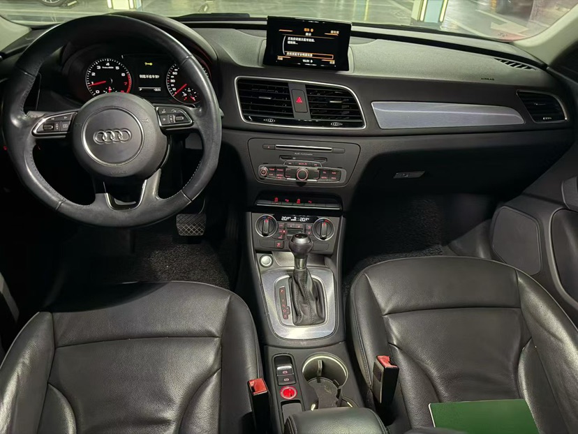 Audi Q3 2016 car image #5