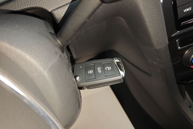 Volkswagen Golf 2019 #9 Volkswagen Golf 2019 car image #9