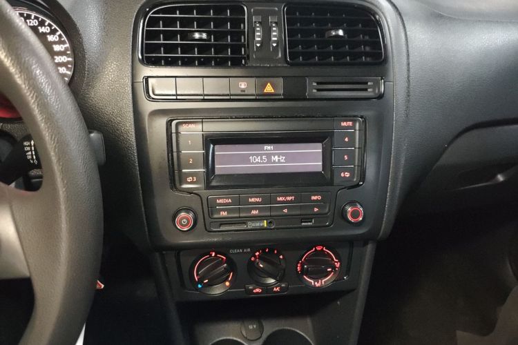 Volkswagen Polo 2018 imagem de carro #13