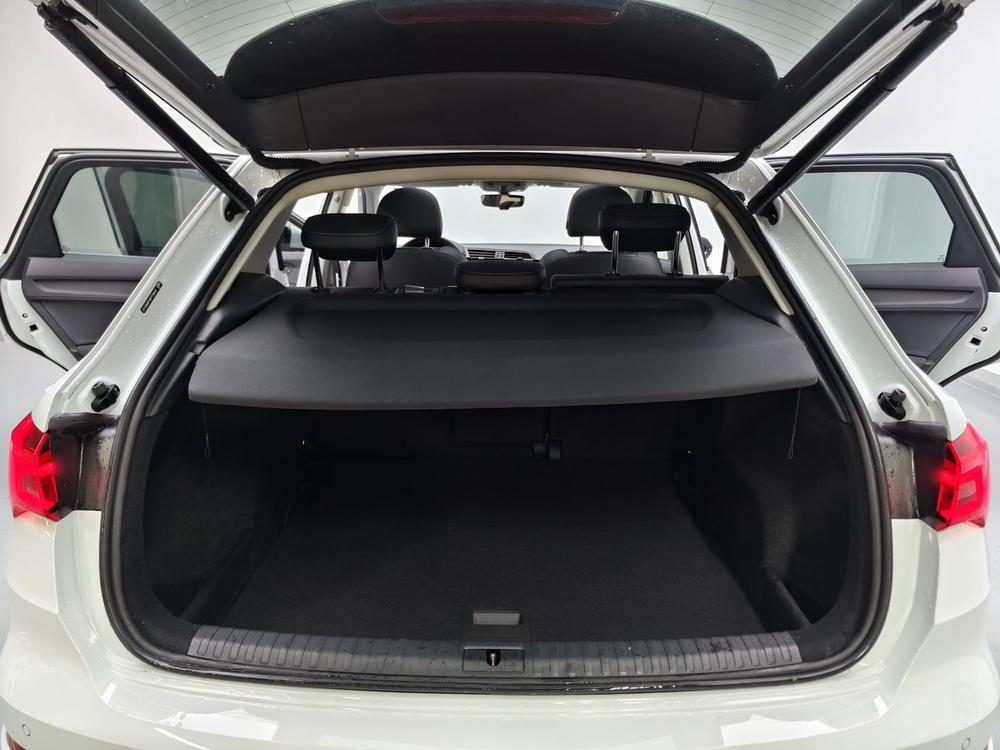 Audi Q3 2023 car image #20