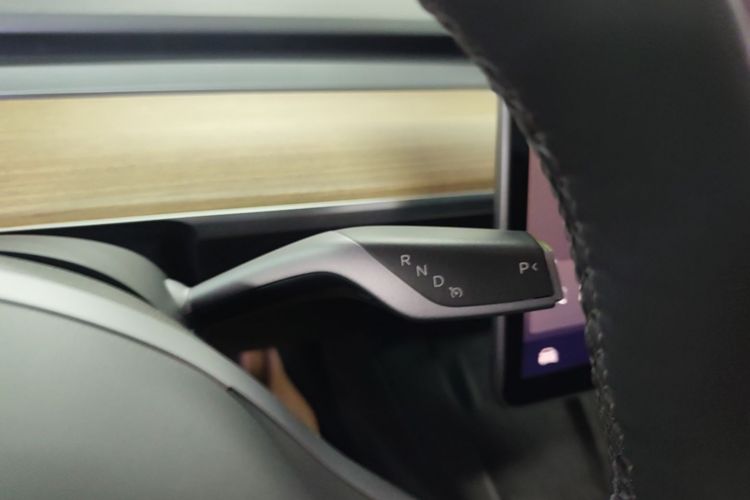 Tesla Model 3 2023 immagine di auto #14