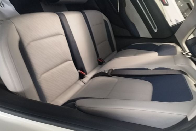 GEELY Emgrand 2021 car image #17