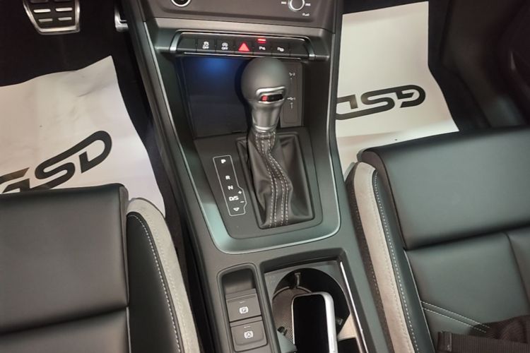 Audi Q3 2024 car image #24