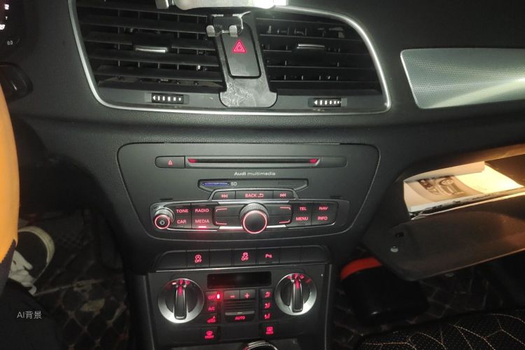 Audi Q3 2016 car image #15