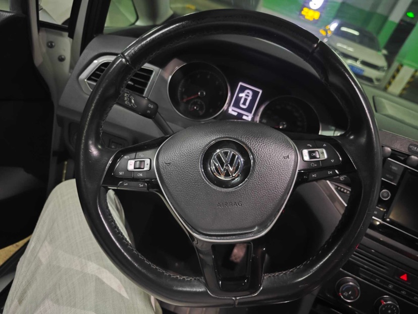 Volkswagen Golf Sportsvan 2017 #5 Volkswagen Golf Sportsvan 2017 car image #5