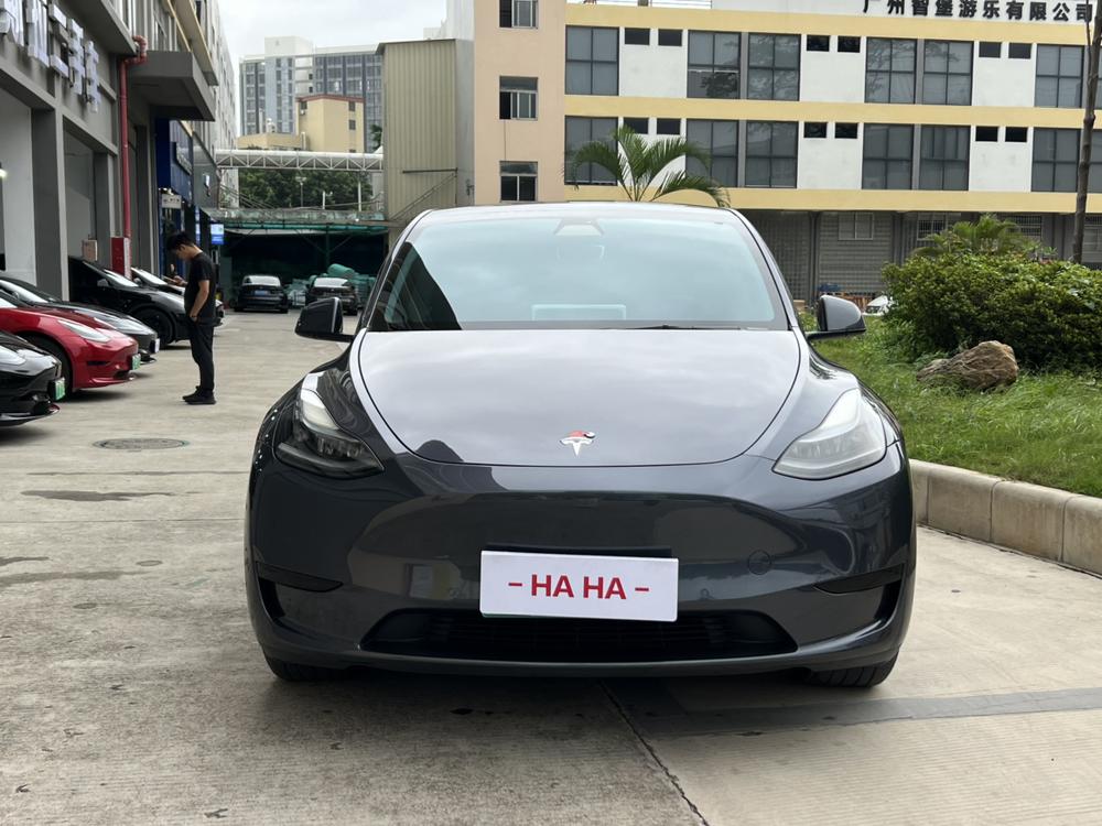 Tesla Model Y 2022 car image #2