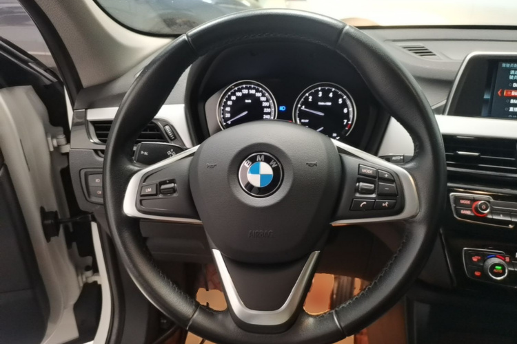 BMW X1 2018 #11 BMW X1 2018 car image #11