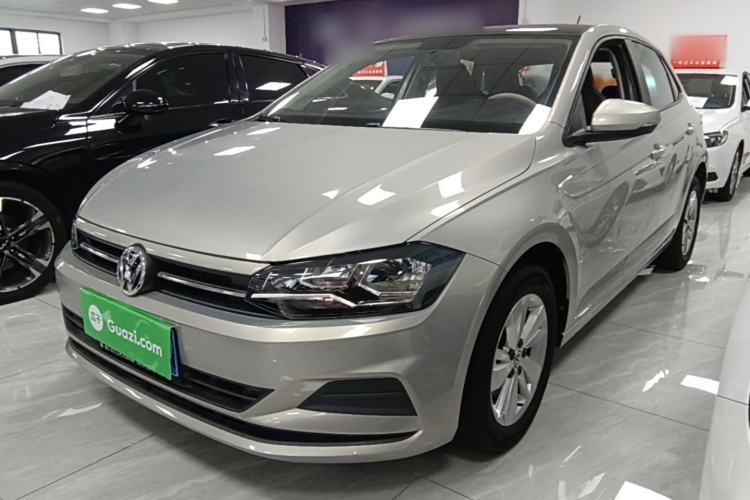 Volkswagen Polo 2020 car image #2
