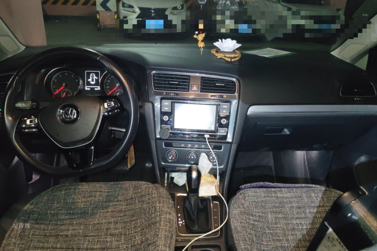 Volkswagen Golf 2018 car image #20