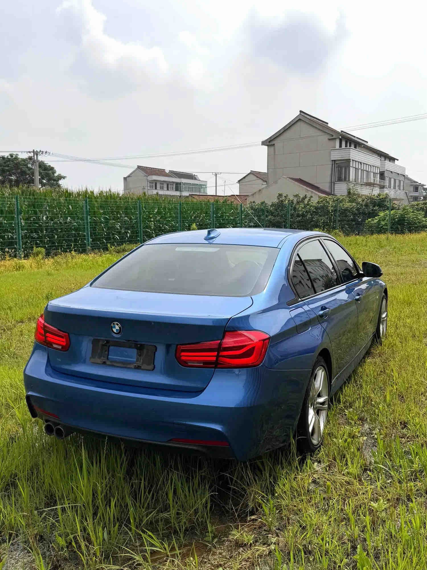 BMW 3 Series 2018 #7 BMW 3 Series 2018 صورة سيارة #7