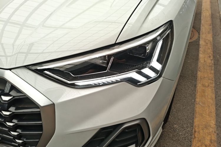 Audi Q3 2019 #23 Audi Q3 2019 car image #23