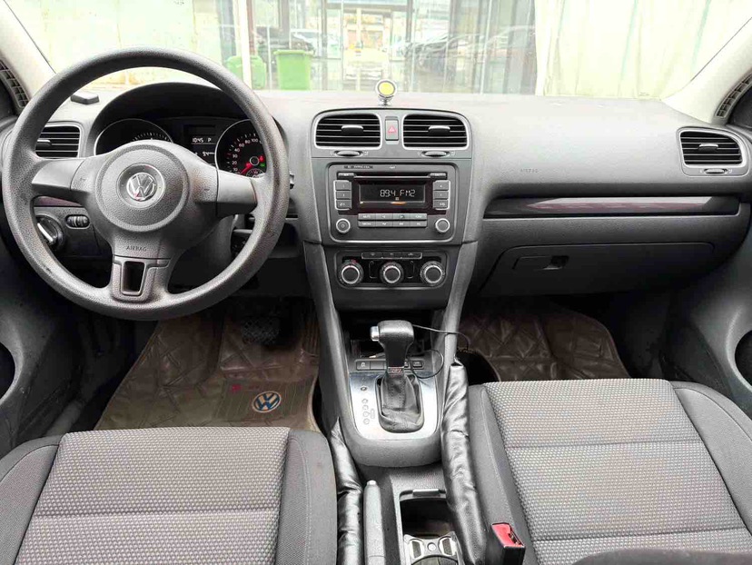 Volkswagen Golf 2010 immagine di auto #3